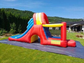 Poziciavam na celý deň skakacie hrady