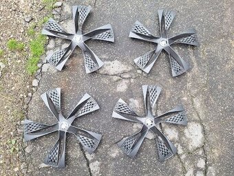 Puklice originál škoda karoq r19