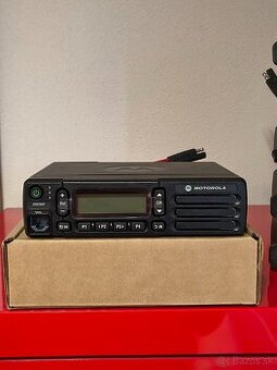 Vysielačky Motorola do auta