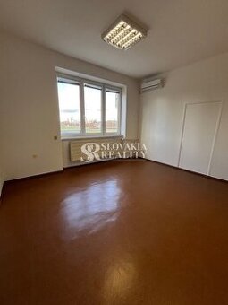 Kancelária Mlynárce, 22 m2, klimatizácia