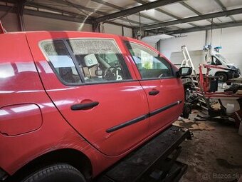 Pravé dvere Renault Clio 3