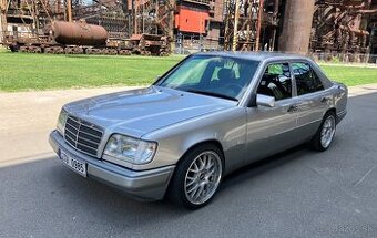 Mercedes Benz W124 E200