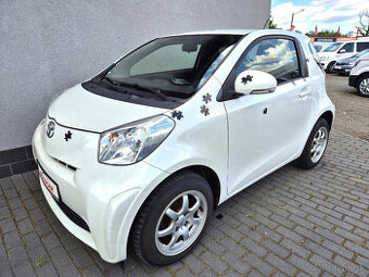 Toyota iQ 1,0 i 50Kw Klima Webasto ALU 109.000Kč