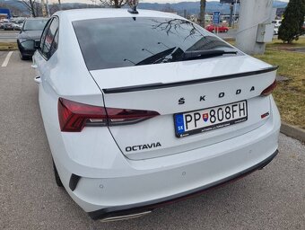 SKODA OCTAVIA 4 spoiler kridlo lipko na kufor