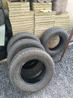 245/75 r17 Dunlop SP Road grippper M+S