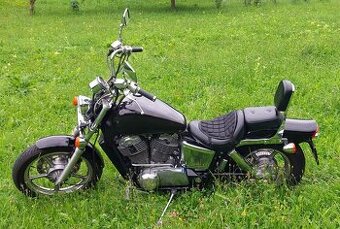Honda VT 1100 Shadow, 2997€ najazdenych LEN 29888km a stále