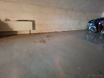 prenájom garáže pre motocykle