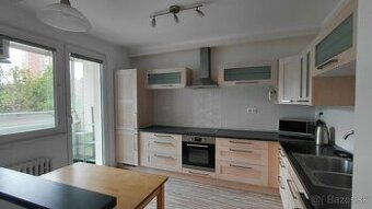 Pekný zariadený 3izbový byt s klimatizáciou
