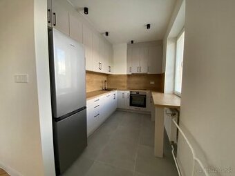 Na prenájom 2-izbový byt s balkónom - 1