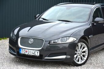 Jaguar XF 2013 2.20 SportBrake, Servisná kniha