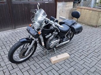 Suzuki Intruder VS 750