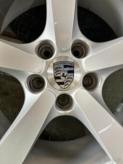 Zimne pneu na Porsche Macan