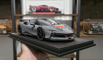 Ferrari SF90XX Stradale Grigio | MR Collection 1/18