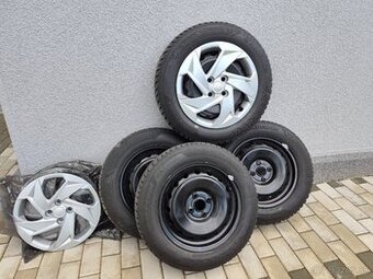 Zimná sada 185/65 R15 vrátane diskov a puklic