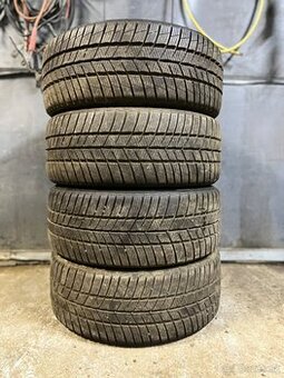 ❄️zimné 225/40 r18