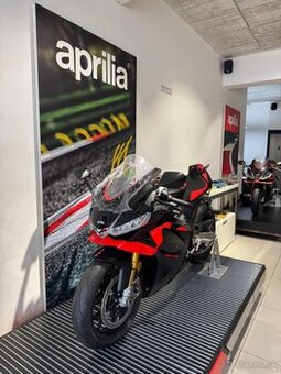 Aprilia RSV4 1100 Factory