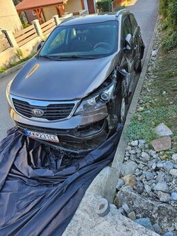 Kia Sportage 2.0 CRDi AWD (2011) na náhradné diely