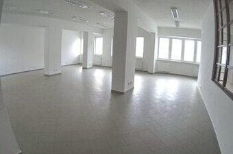 Obchodno-kancelársky priestor 112 m2 na pešej zóne, Nitra