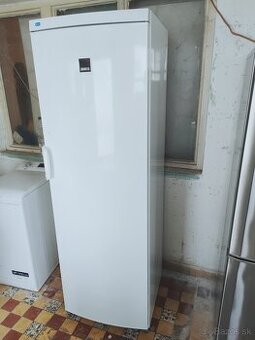 Predám chladničku Zanussi 185cm