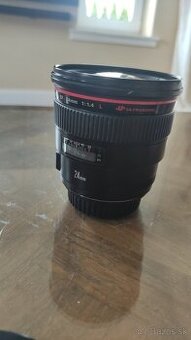 24mm 1.4 canon EF