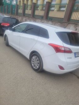dobrý deň predávam hyundai i30