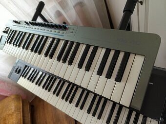 2 profi klávesy +dvojitý stojan + stolička = SUPER CENA