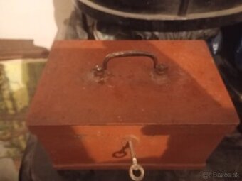 Predám starí trezor