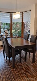 Jedalesky stol a 4ks stolicky