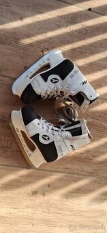 Predám chlapčenské korčule.