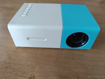 Predam uplne novy projektor