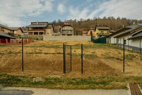 Stavebný pozemok v obci Beňuš - 1