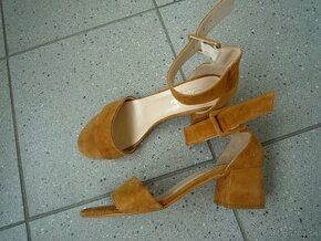 Krásne kožené sandále SILKO -VEľ. 39