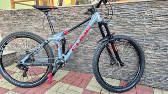 Celoodpružený horský bicykel značky CUBE