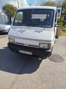 Nissan Trade