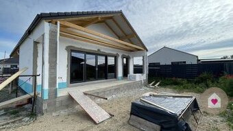 Krásny 4 izbový RD bungalov 114,25 m2 na pozemku 494 m2, Sen