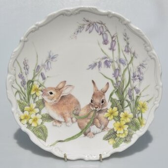 Royal Albert porcelánový tanier - Jar - rozkošné zajačiky