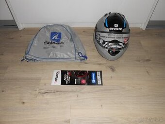 Predam krasnu novu moto prilbu znacky SHARK EVO GT SEAN