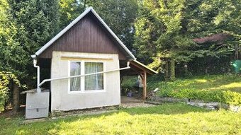 Záhrada s chatkou - obec Beniakovce, okr. Košice-okolie