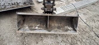 Pevná svahovacia lyžica uchyt JCB 4/3cx,65r