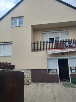 Priestranný rodinný dom s predajňou v mestečku Szikszó - 1