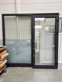 Predám vchodové dvere s Fix presklením