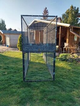 Voliera pre papagáje