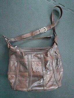 Kožená veľká hnedá kabelka so zipsami s podšívkou