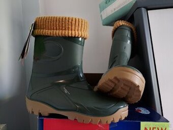 Gumaky 36, demar Young 2 Fur Rainy Boots