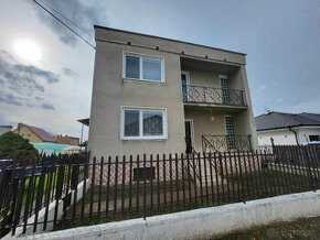 Na predaj veľký 4 izbový rodinný dom v obci Bešeňov - 1