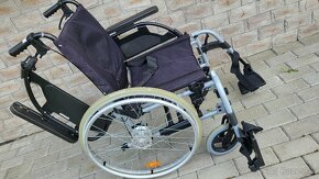 invalidny vozík 47cm pridavne brzdy pre asistenta odľahčeny