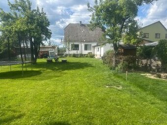 Rodinny dom s garážou a pozemok 1007 m2 Ilava - Sihoť