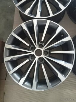 Predam hlinikove disky na Skoda Superb TRINITY R19