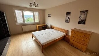Veľká nepriechodná izba ihned k dispozicii na prenájom
