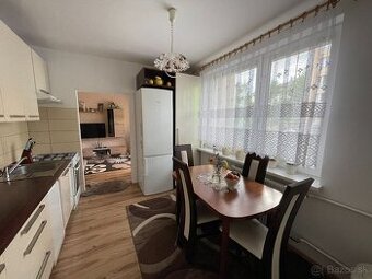NIŽŠIA CENA BEZ REALITKY - Predám 3-izbový byt v Krompachoch